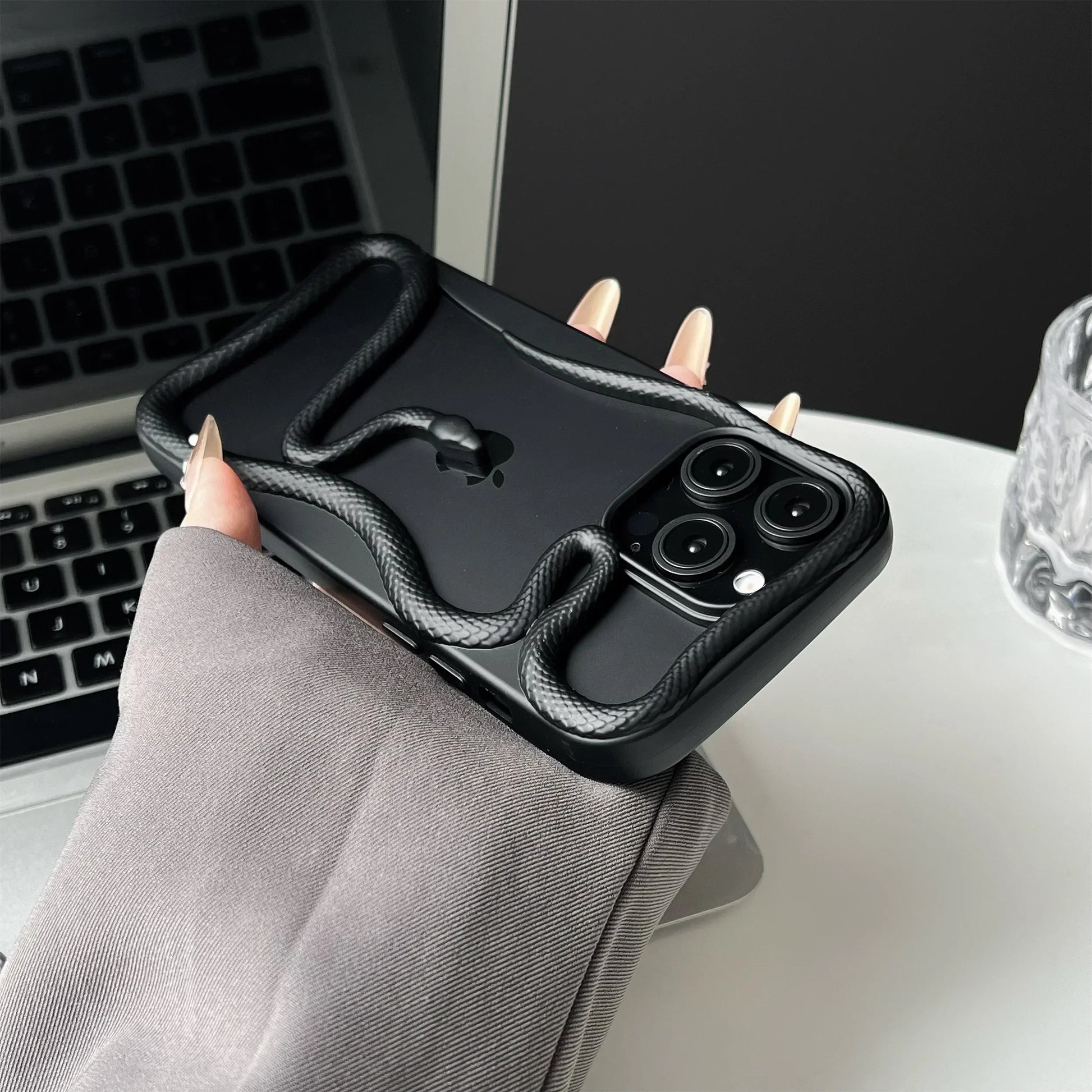 Plating Soft Snake Frame Case - iPhone 11-15 Pro Max