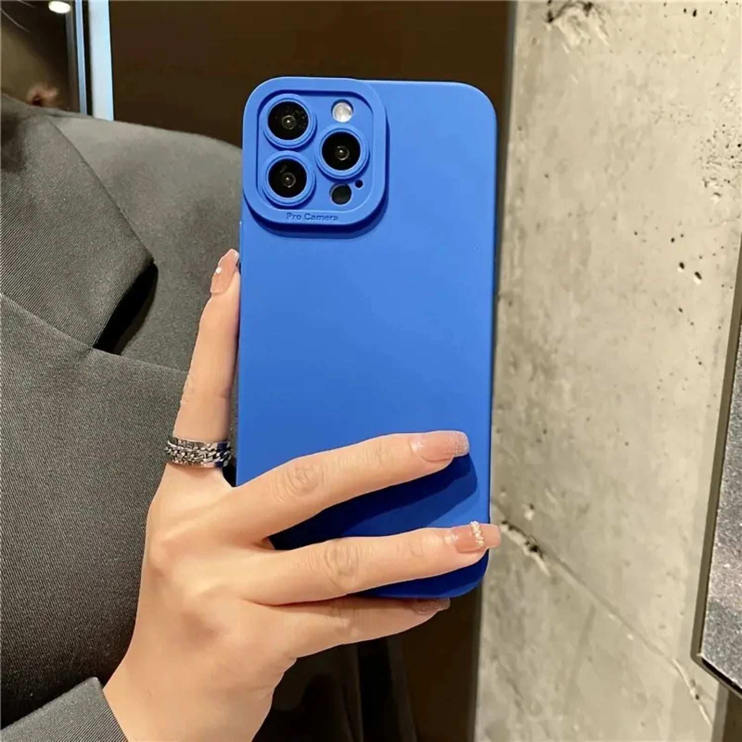 Luxurious Silicone Solid Case - iPhone 1-14 Pro Max